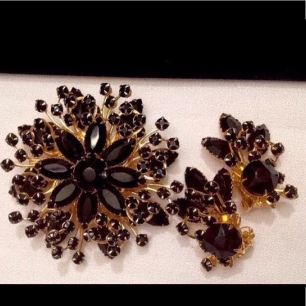 Vintage 1950's Beau Jewels Brooch and Earrings Demi Parure